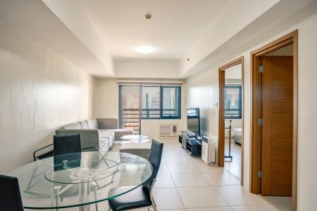 Fully Furnished 1 Bedroom Unit in Icon Plaza