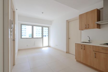 2BR Condo Units at The Residences at Commonwealth Quezon City