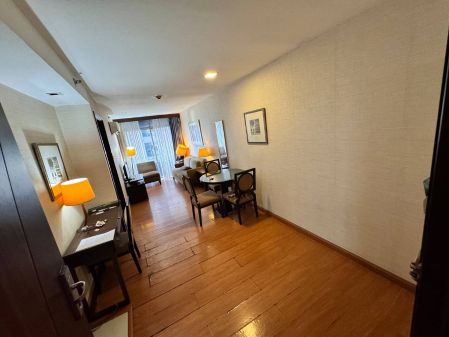 Makati 1BR Unit for Lease in a Venue Residences
