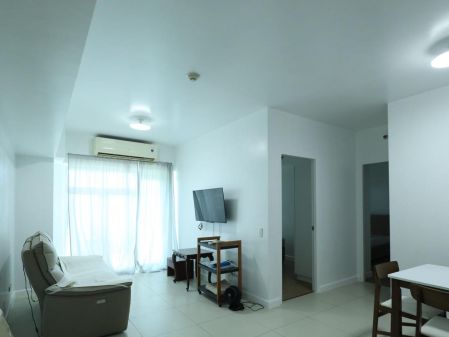 For Rent 2BR Fully Furnished Unit in Two Serendra Red Oak