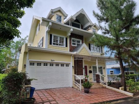 For Rent 5 Bedroom House in Georgia Club in Sta Rosa Laguna
