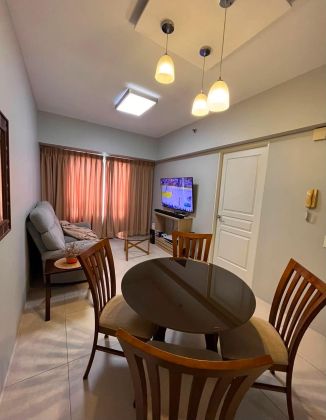 Good Deal 1BR Fully Furnished Columns Legaspi by Ayala Land