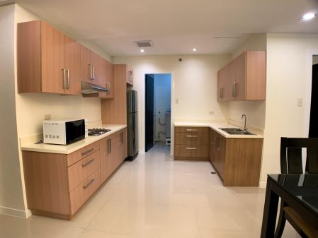 For Rent 2BR in Blue Sapphire Residences Bgc Taguig BSRX009