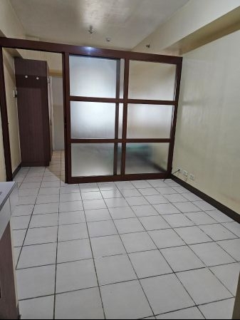 Semi furnished 1BR for Rent in Grand Emerald Tower, Direct tenant