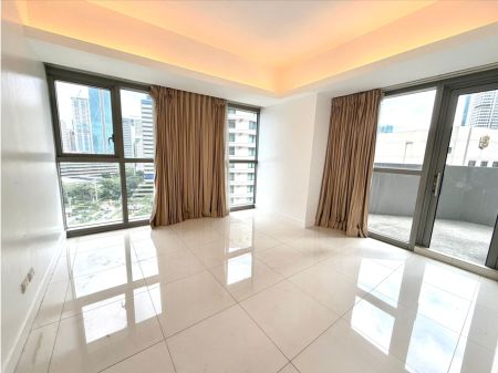 Spacious 3 Bedroom with Balcony in One Shangri La Place