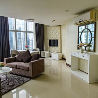 Fully Furnished 2BR for Lease at One Central
