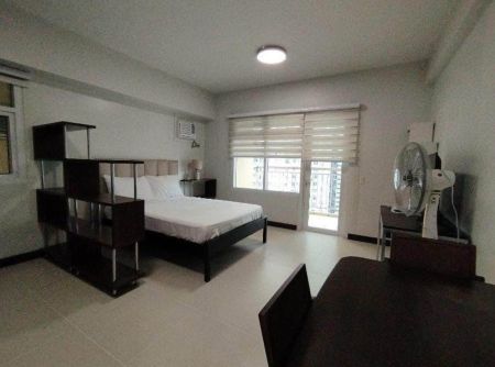 Spacious Studio Unit for Rent at Aston Two Serendra BGC