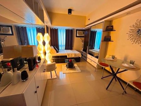 Beautiful Studio Unit in The Beacon
