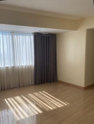 2BR Semi Furnished in Regent Parkway