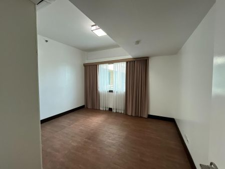 3BR Unit for Rent at The Shang Grand Tower