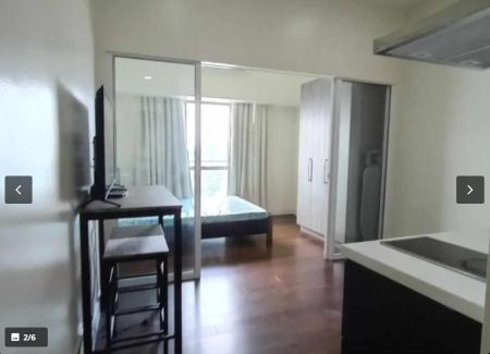 Fully Furnished 1 Bedroom Unit at Acqua Private Residences