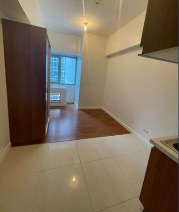 Studio Unit For Rent in Eton Tower Makati  within Ayala Business 
