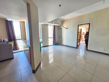 Semi Furnished 1BR for Rent in Venice Residences Taguig