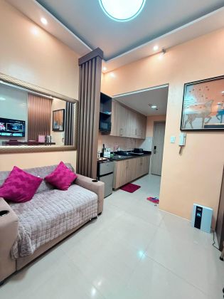 MOA Shore 1 Tower A 1BR Unit with Balcony