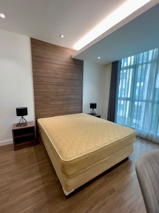 For Rent One Bedroom Fully Furnished in Crescent Park Residences 