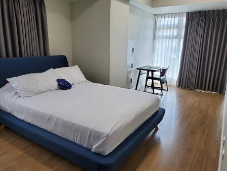 Kroma Tower 2 Bedroom Furnished for Rent in Makati