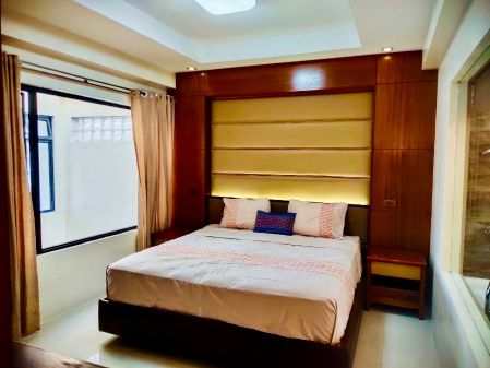 For Rent Marked Down 3BR Makati Apartment with Parking n WIFI