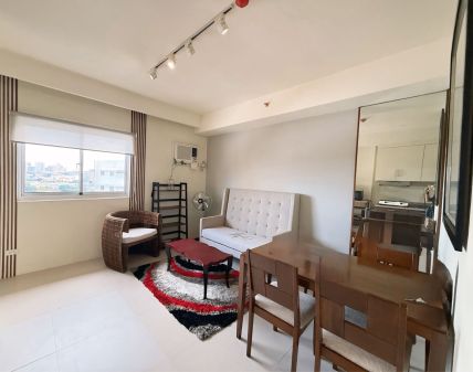 Fully Furnished 1 Bedroom with Stunning City view