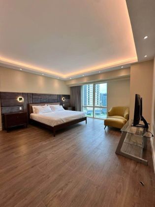 Unfurnished 3 Bedroom Unit at Luna Gardens for Rent