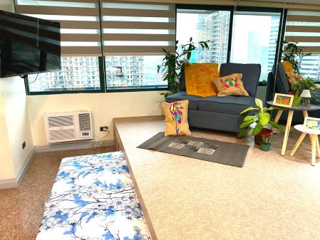 Fully Furnished Large Studio for Rent at Paragon Plaza, from Marc