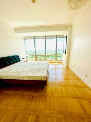 2BR with Maids Room in One Mckinley Place BGC