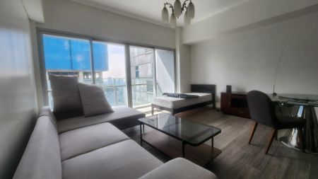 For Rent 2 Bedroom with Balcony at St Francis Shangrila Place