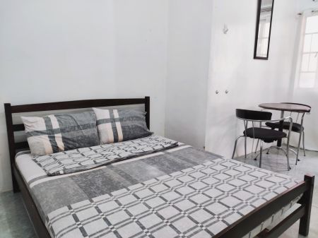 Semi Furnished Studio Apartment in Paranaque for Rent