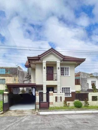 2 Storey House in Casan Residencia  Sta Rosa for Rent