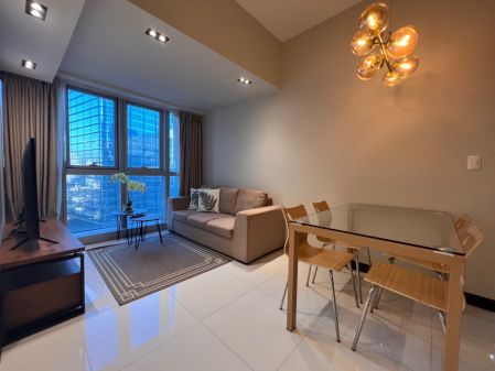 2 Bedroom Unit for Rent in BGC Uptown Parksuites Tower 1