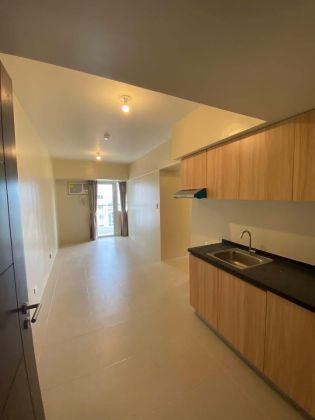 For Rent 3BR with Balcony in Avida Turf for 55k per Month