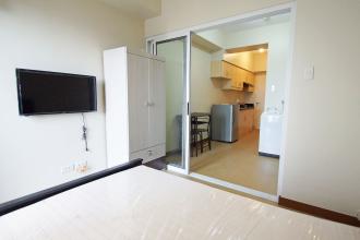 Fully Furnished 1BR with Balcony in Sheridan Towers Mandaluyong