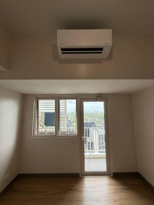 For Lease 1 Bedroom with Skyline View Park McKinley West
