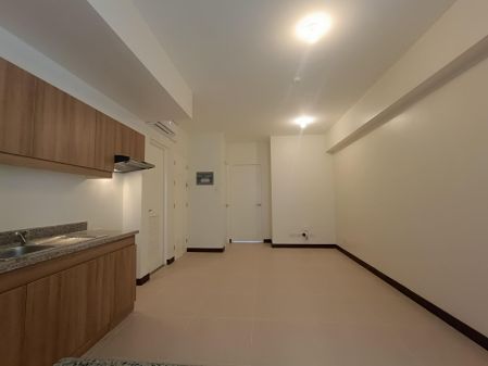2 Bedroom Semi furnished Unit with Parking in FAIRLANE Residences