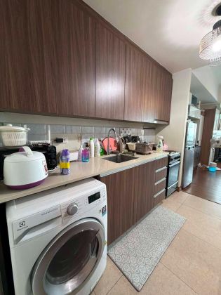 Fully Furnished Studio Shang Salcedo Place Salcedo Village Makati