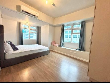 Fully Furnished Studio for Rent in Kroma Tower Makati