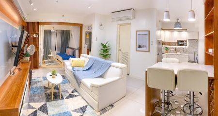 Large Fully Furnished 1BR Condo Makati Rockwell Edsa
