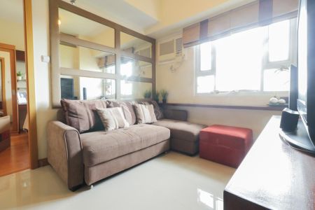 Fully Furnished 1 Bedroom Unit in Trion Towers