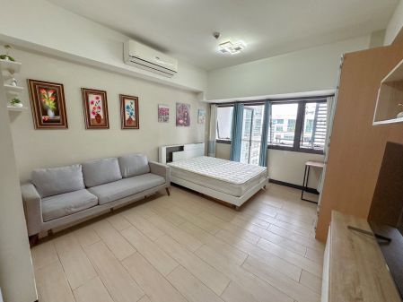 Studio Unit Furnished for Rent in Salcedo Skysuites