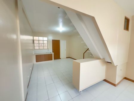 Unfurnished 2 Bedroom Apartment at Tanay Street for Rent