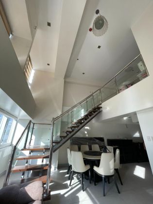 1 Bedroom Loft Type in One Central Makati