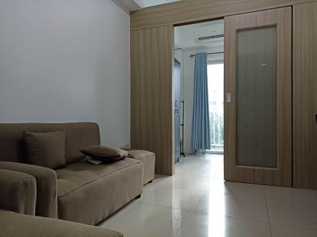 Fully Furnished 1 Bedroom with Balcony facing Amenities in Pasay
