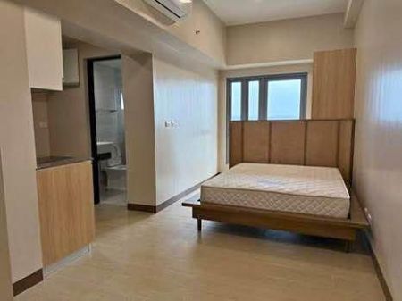 Studio Semi Furnished For Rent in 18 Avenue De Triomphe