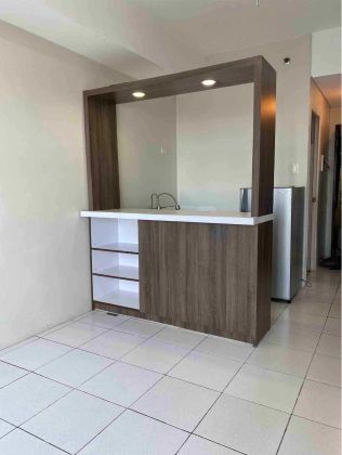 2BR Semi Furnished with Clear View of Makati Skyline in Mezza
