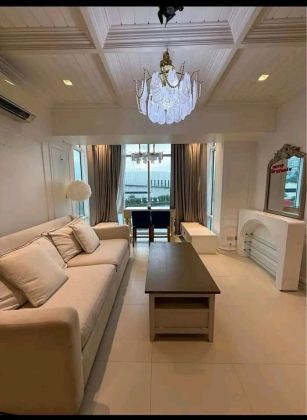 2BR Unit at the Red Oak Two Serendra