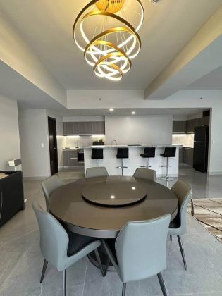 For Rent 5BR with 1 Parking and Balcony at Park McKinley West
