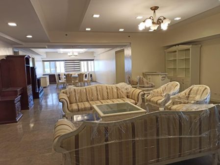 Spacious 4BR Furnished Condo at Cleveland Tower, Asia World City