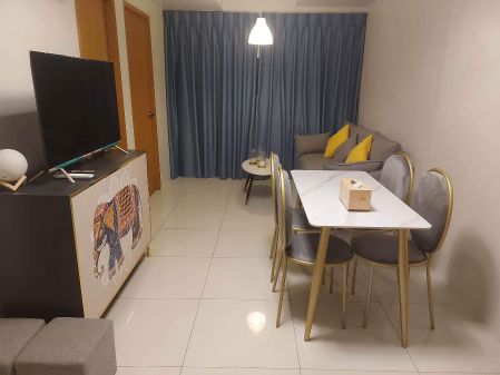 2 Bedroom Unit with Balcony Available for Rent at Madison