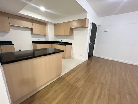 Unfurnished 3 Bedroom Unit at The Veranda for Rent