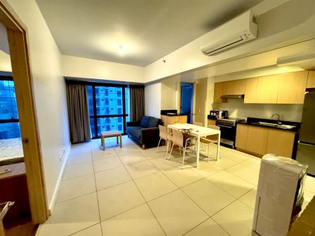 Gentry Residences 2BR for Rent 19th Floor 95 sqm Fully Furnished