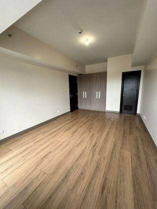Park McKinley West 2 Bedroom Condo Unit for Rent 9912
